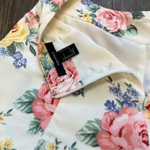 Forever 21 Floral Front Tied Up High Waist Shorts With Back Zipper Size S - Picture 8 of 11